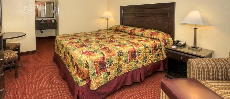 Relax Inn & Suites Ель-Кахон Екстер'єр фото